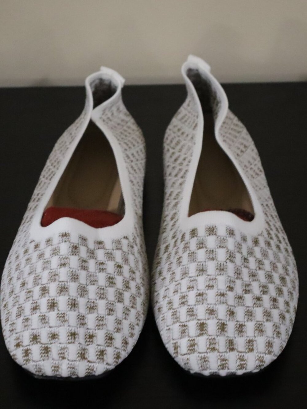 NWOT White & Beige Woven Round Toe Flats - US Sz 10 (EU Sz 43)